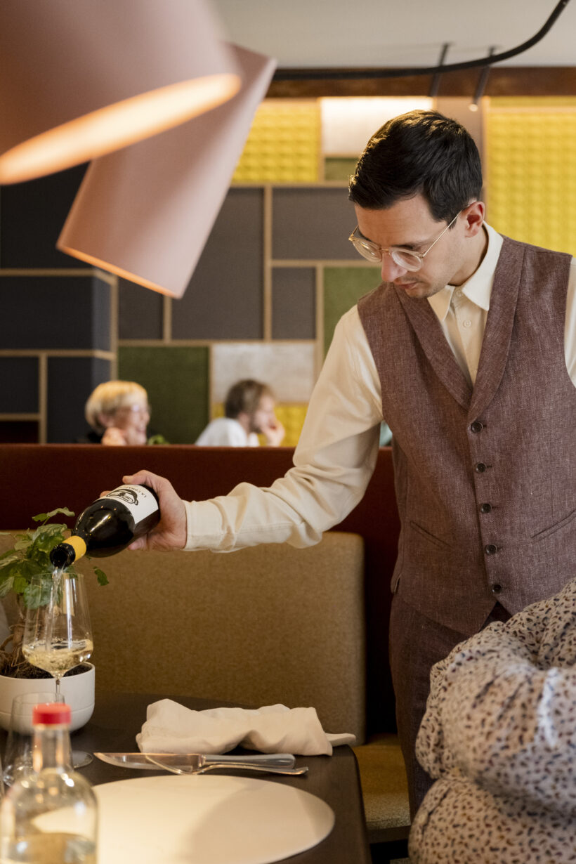 Sans Cravate by AS Deldycke 086